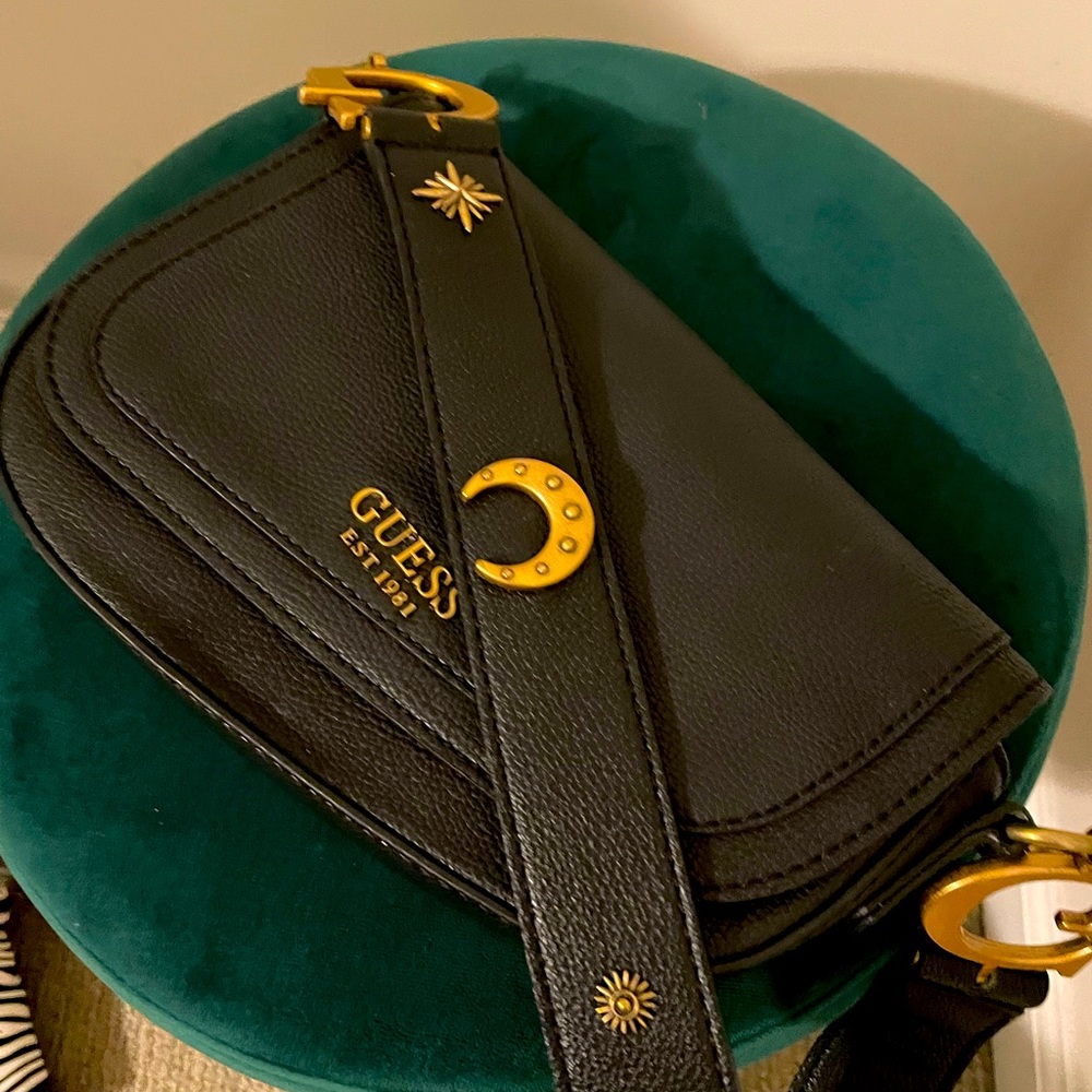 Guess saddle shoulder flap bag